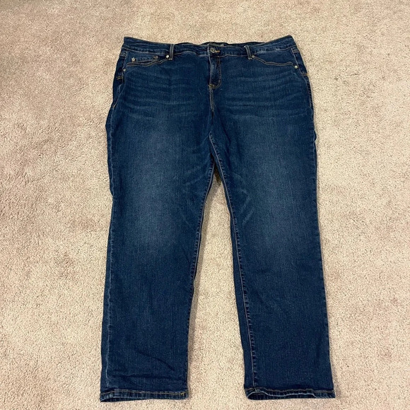 Torrid Boyfriend Straight Mid Rise Jeans with Vintage Stretch - Picture 2 of 8
